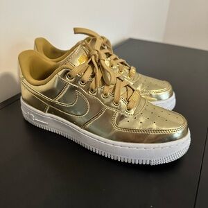 Nike Air Force 1 Low Metallic